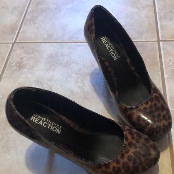 Kenneth Cole Reaction Cheetah print heels . - Picture 12 of 12